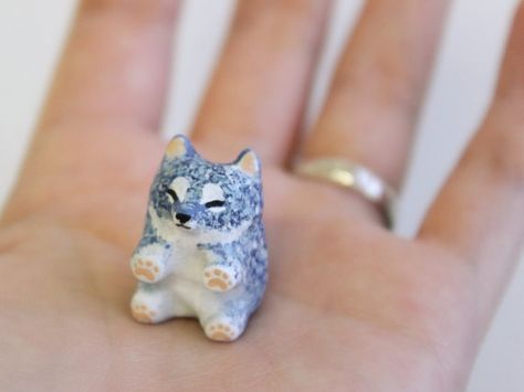 Clay Wolf, Wolf Jewelry, Polymer Clay Animals, Clay Figurine, Polymer Clay Miniatures, Clay Animals, Ceramics Pottery Art, Ceramic Animals, Clay Miniatures