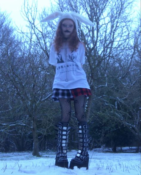 emo goth outfit alt alternative jazmin bean bunny hat demonias swing 815 snow wargasm uk tshirt Bunny Hat Alt, Bunny Hat Outfit, Wargasm Uk, Alt Goth Outfits, Kiss Clothes, Bean Bunny, Goth Bunny, Fit Checks, Goth Outfit