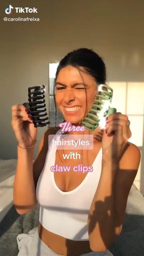 3 hairstyles with claw clip Hairstyles With Claw Clip, Hair Clip Aesthetic, Clip Aesthetic, 3 Hairstyles, Claw Clip Hairstyles, Short Grunge Hair, Jaw Clip, Long Hair Tutorial, Hair Streaks