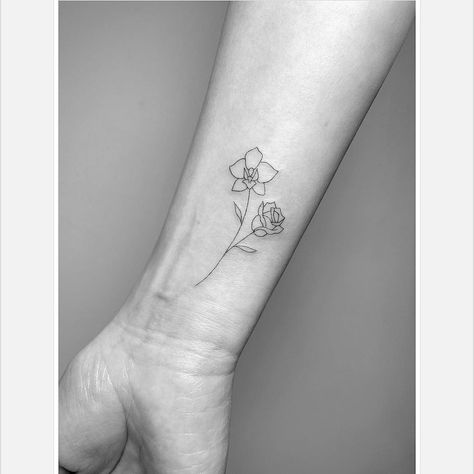 @winterstone on Instagram: “ORCHID AND ROSE Two pretty opposite flowers that fit so well together! Keep an open mind today and remember it’s ok to be different and…” Rose And Orchid Tattoo, Orchid Tattoo Meaning, Jasmine Tattoo, Sending Positive Vibes, Keep An Open Mind, Orchid Tattoo, Hidden Tattoos, Bouquet Tattoo, Orchid Bouquet