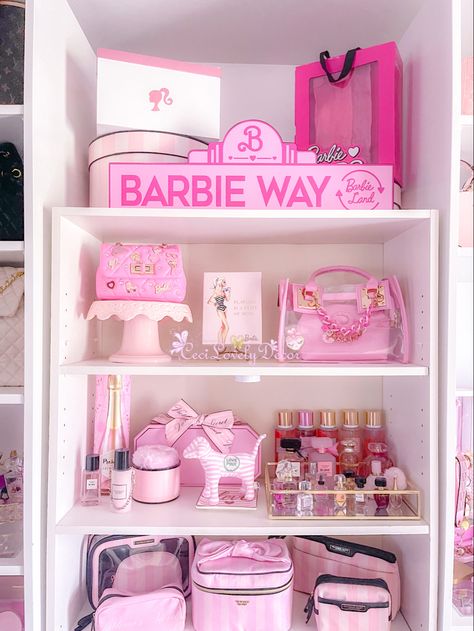 Barbie Inspired Decor, Pink Athstetic, Girly House Decor, Organised Closet, Pink Beauty Room, Pink Vintage Bedroom, Barbie Display, Pink Girlboss, Barbie Room Decor