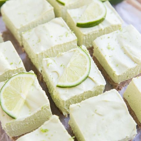 Keto Key Lime Pie, Keto Key Lime, Key Lime Bars, Dolce Poche Calorie, Key Lime Desserts, Key Lime Pie Bars, Lime Desserts, Lemon Cheesecake Bars, Pie Bars