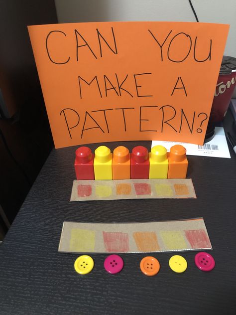 Homemade patterning activity. Using cardboard and buttons. Great for preschool age, use simple and complex patterns. Start with abab patterns and move up in complexity as children levels advance. Simple Pattern Activities For Preschool, Pattern Ideas For Preschoolers, Ordering Activities Preschool, Group Math Activities Preschool, Prek Pattern Activities, Abab Patterns Preschool, High Scope Large Group Activities, Pattern Eyfs Activities, Ab Patterns Preschool