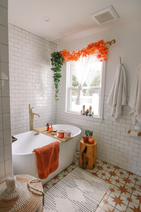 Master Bathroom Reveal (W/ Some Fall Decor!) + Links to Everything! Autumn Bathroom Decor, Halloween Bathroom Decorations, Cosy Bathroom, Fall Bathroom Decor Ideas, Glamorous Bathroom Decor, Fall Bathroom Decor, Christmas Bathroom Sets, Fall Bathroom, Halloween Bathroom