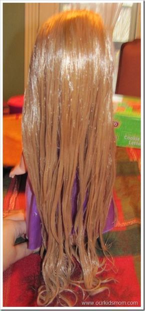 I never knew it could be so easy to make old-ratty doll hair look new again.: Detangle Doll Hair, Doll Hair Detangler, Doll Hair Repair, Fix Doll Hair, Baby Doll Hair, Rapunzel Doll, Diy Doll Hair, Doll Hairstyles, American Girl Doll Hairstyles