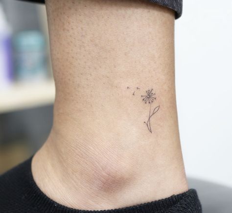 Detach Tattoo, Blowing Dandelion Tattoo Simple, Fineline Tattoo Ideas With Meaning, Mini Ankle Tattoos, Dainty Nature Tattoos, Minimalist Ankle Tattoo, Divorce Tattoos For Women, Small Dandelion Tattoo, Small Ankle Tattoos For Women