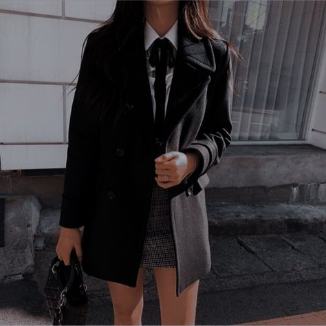 Private School Uniforms Aesthetic Black, Black Uniform Outfits School, Black Uniform Outfits, Black School Uniform, Uniform Aesthetic, Private School Uniforms, Boarding School Aesthetic, Royal Elite Series, Stile Harry Potter