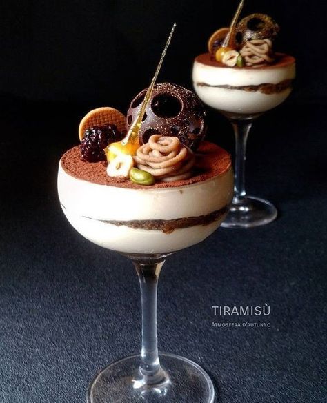 Fancy Desserts Presentation, Dessert Restaurant, Fancy Desserts Recipes, Gourmet Food Plating, Fine Dining Desserts, Dessert Restaurants, Dessert Presentation, Gourmet Desserts, Beautiful Desserts