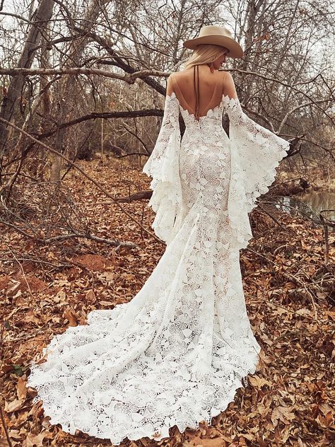 Wedding Dress With Bell Sleeves, Country Western Wedding, Western Wedding Dresses, Dress With Bell Sleeves, Pretty Wedding Dresses, Cute Wedding Dress, Country Wedding Dresses, Dream Wedding Ideas Dresses, Wedding Dress Fabrics