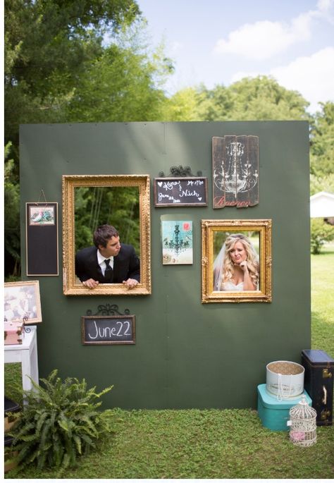 Photo wall :) wedding Photo Booth Outdoor Wedding, Outside Photo Booth Ideas, Fun Photobooth Backdrop, Wedding Photos Booth Ideas, Photo Point Wedding, Outdoor Photo Booth Ideas For Parties, Photo Booths Wedding, Photo Spot For Wedding, Outdoor Wedding Photobooth Ideas