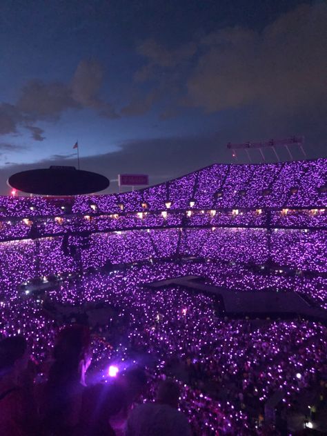 Taylor Swift Concert Aesthetic, The Eras Tour Aesthetic, Concert Taylor Swift, Eras Tour Aesthetic, Stadium Concert, Taylor Concert, Tour Aesthetic, Concert Lights, Estilo Taylor Swift