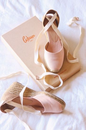 My favorite summer shoe. Linking it in my bio + some other shades of pink they come in! Heel Sandals Outfit, Pink Espadrilles, Wedge Espadrilles, Fancy Shoes, Pretty Shoes, Beautiful Shoes, Cute Shoes, Summer Shoes, Wedding Shoes