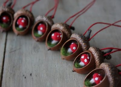 acorn ornaments.  I bet you could just use the belt sander to make that nice smooth hole in the acorn and then just pick out the nut.  Then Sculpey or felt mushrooms.  Awesome. Felt Mushroom, Acorn Ornaments, Acorn Crafts, Thanksgiving Diy, Nature Crafts, Fall Diy, Yule, Fall Thanksgiving, Thanksgiving Decorations