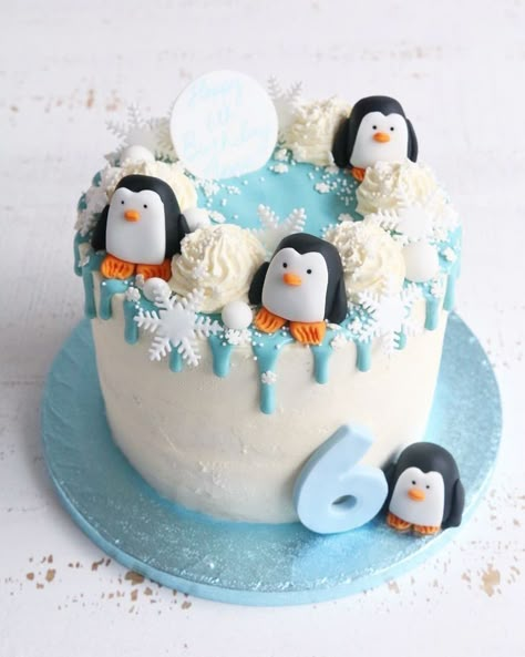 Cake Penguin, Drip Birthday Cake, Christmas Birthday Cake, Penguin Cake, Penguin Cakes, Penguin Birthday, Yoghurt Cake, Penguin Party, Ice Cake