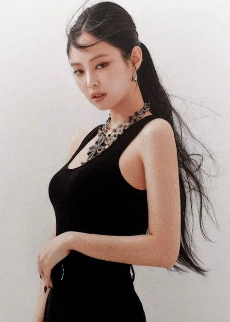 Debut Photoshoot, Jennie Chanel, Fashion Photography Inspiration, Jennie Kim Blackpink, Black Pink Instagram, Jennie Lisa, Jennie Kim, Blackpink Photos, Blackpink Fashion