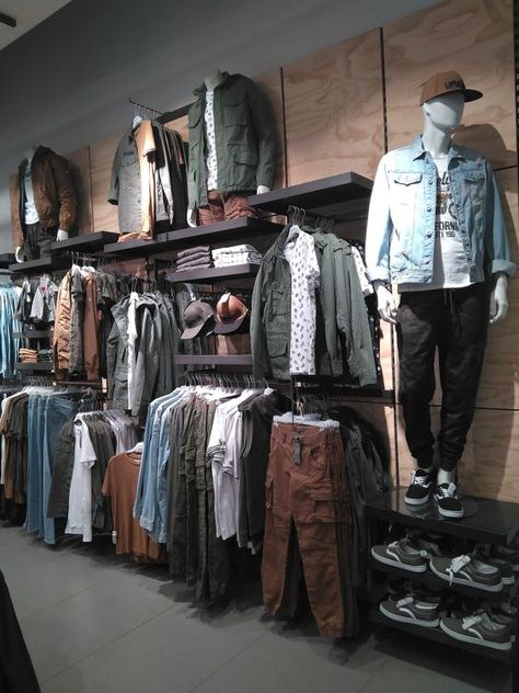 Store Interior - Props/Marketing/Signage Clothes Store Design, Denim Display, Visual Merchandising Fashion, Ideas For Clothes, Fashion Store Design, Clothing Store Displays, Clothing Store Interior, Clothing Store Design, Visual Merchandising Displays