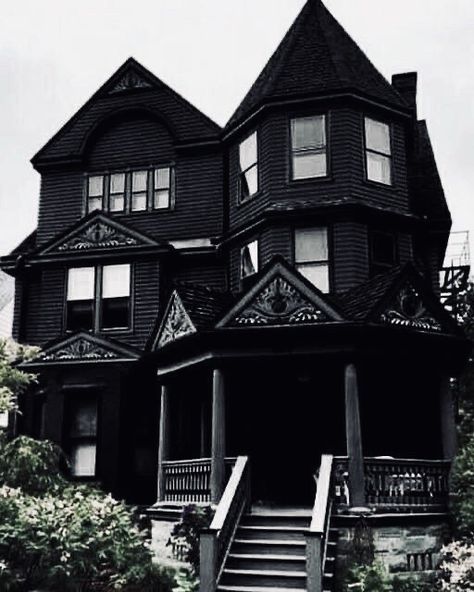 sylvaine on Twitter: "Gothic Victorian Houses… " Casa Rock, Gothic Victorian House, Gothic Homes, Goth Houses, Gothic Mansion, Black Houses, Modern Gothic, Dark House, Decor Ikea