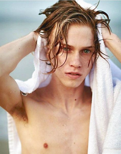 Surfer Guys, Hair Towel, Casting Call, Hair Reference, Pose Reference Photo, Anime Poses Reference, How To Draw Hair, Wet Hair, Dry Hair