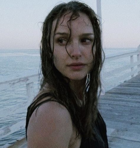 Letterboxd Profile Icon, Movie Pfp Aesthetic, Natalie Portman Pfp, Natalie Portman Icons Aesthetic, Natalie Portman Icons, Letterboxd Profile, Letterboxd Pfp, Natalie Portman 00s, Natalie Portman Face