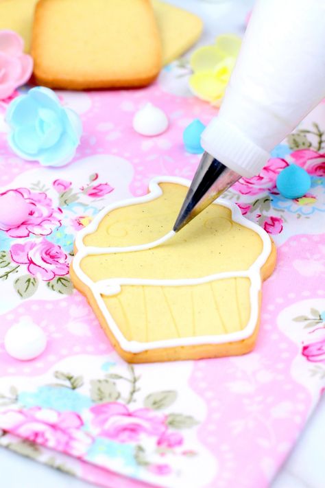 Royal Icing Como Hacer, Galletas Royal Icing, Cookies Decoradas, Royal Icing Recipe, Cupcake Icing, Cheesecake Cookies, Icing Cookies, Royal Icing Cookies, Cupcake Cookies