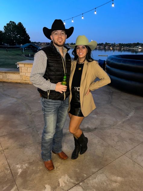 Country Wedding Guest Outfit Men, Green Cowboy Outfit, Western Wedding Guest Outfit Men, Cowboy Dress Outfit Men, Blazer With Cowboy Boots, Western Wedding Outfits Guest Men, Cowboy Hat Outfit Men, Western Wedding Outfits Guest, Western Wedding Guest Outfit