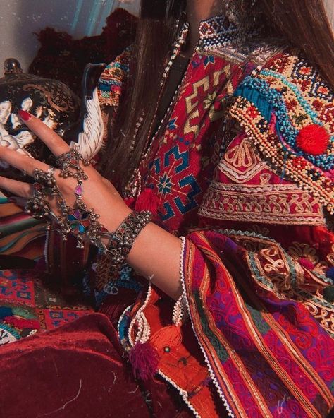 Pashtun Culture, Afghan Wedding Dress, Afghanistan Culture, Afghan Culture, Afghani Dresses, Afghan Style, Afghani Clothes, Afghan Dress, Afghan Wedding