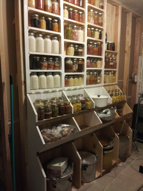 Canning Room Ideas Small Spaces, Canning Food Storage, Storage Ideas For Canning Jars, Food Storage Cellar, Canning Closet Organization, Homestead Canning Pantry, Root Vegetable Storage Pantry, Root Cellar Organization, Storage For Canned Goods Mason Jars