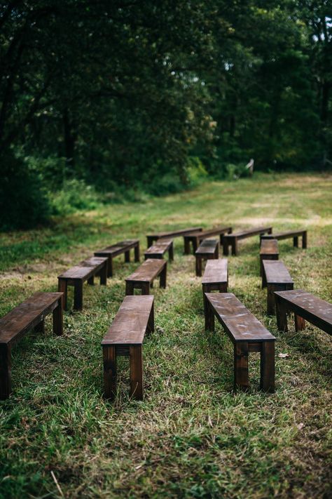 Diy Wedding Benches, Wedding Benches, Outdoor Wedding Seating, Wedding Bench, Diy Farm Wedding, Small Outdoor Wedding, Lilac Wedding Bouquet, Romantic Backyard, Lighting Scheme