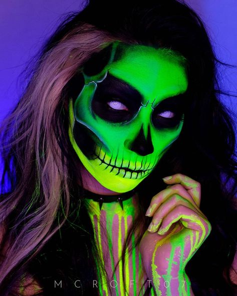 Uv Makeup Halloween, Glow In The Dark Skull Makeup, Neon Zombie Makeup, Skeleton Makeup Colorful, Glow In The Dark Halloween Makeup, Catrinas Neon Makeup, Colorful Skull Makeup, Kids Skeleton Face Paint, Neon Skull Makeup