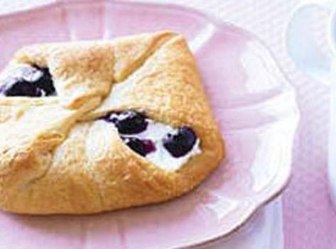 Blueberry Crescent Rolls Blueberry Danish, Cheese Roll Recipe, Cheese Rolls, Cream Cheese Rolls, Cookies Ideas, Blueberry Cream Cheese, Crescent Roll Recipes, Cheese Rolling, Breakfast Pastries