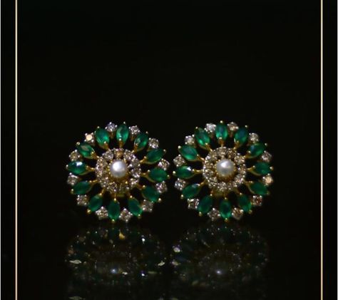 Emerald Studs Indian, Green Stone Studs Gold, Diamond Earrings Indian, Latest Earrings Design, Small Earrings Gold, Diamond Pendant Jewelry, Diamond Tops, Indian Jewelry Earrings, Gold Bangles For Women