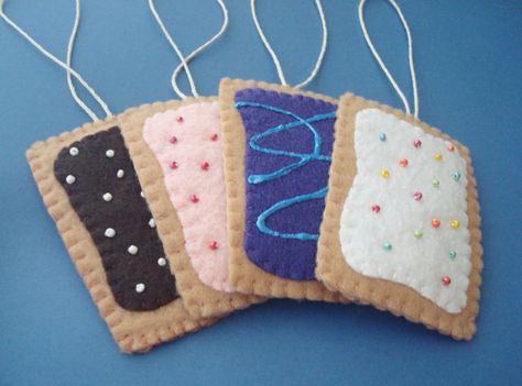 Toaster Pastry Ornament Set by madebygwen on Etsy, $22.00 Tart Strawberry, Berry Pop, Strawberry Pop, Strawberry Pop Tart, Toaster Pastry, Pop Tart, Pretend Food, Food Ornaments, Cute Crafts