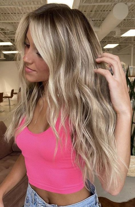 Light Brown Hair With Blonde Highlights And Money Pieces, Dark Hair Heavy Blonde Highlights, Faded Blonde Highlights, Blonde Curly Hair With Dimension, Blonde Hair Inspo With Money Piece, Brown To Blonde First Session, Preppy Hair Color Ideas, Cute Blonde Hair Ideas, Light Brown Almost Blonde Hair