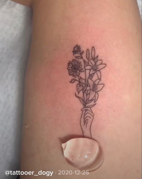 Vase Of Flowers Tattoo, Holding Flowers Tattoo, Hands Holding Flowers, Open Palm, Vase Of Flowers, Flowers Tattoo, Holding Flowers, Hand Holding, Tattoo Inspo