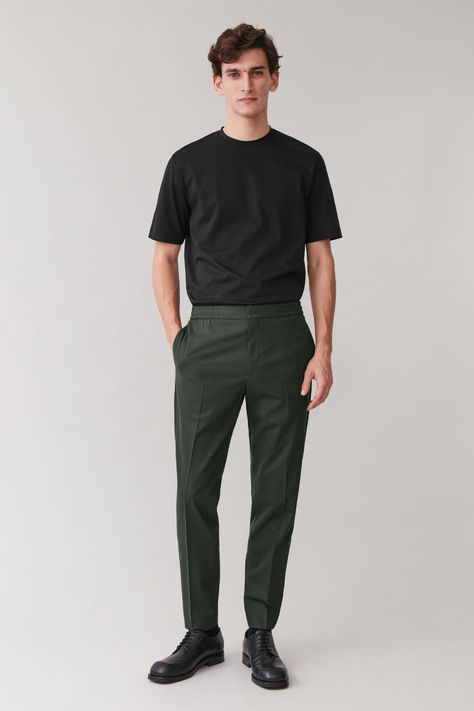 Olive Green Trousers Outfit, Green Trousers Outfit Men, Green Trousers Outfit, Trousers Outfit Men, Green Pants Men, Green Pants Outfit, Tactical Fashion, Dark Green Pants, Trousers Outfit