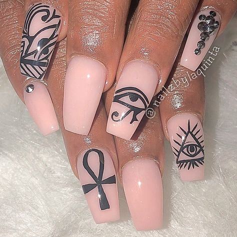 #thirdeye #thirdeyenails #austinnails #roundrocknails #nailzbylaquinta  #nails #nailsofinstagram #nailart #nail #naildesigns #nailsoftheday… Black Eye Nails, Eye Of Horus Nails, Wiccan Nails, Eye Of Rah, Round Rock, Nails Design, Third Eye, Nail Ideas, Cute Nails