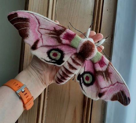 Needle Felted Insects, Felt Moth, Fluffy Moths, Moth Crochet, Artist Block, Felt Food Diy, Needle Felting Ideas, Fiber Sculpture, Moth Art