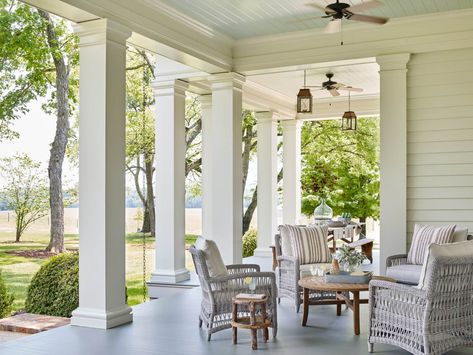 Southern Homes Interior, Old Southern Homes Interior, Tennessee Farmhouse, Old Southern Homes, Farmhouse Colonial, Porch Extension, Southern Farmhouse, Southern Home Interior, White Siding