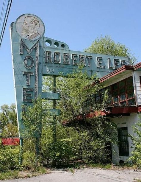 Old Motel, Motel Sign, Abandoned Hotels, Abandoned Property, Urban Exploring, Heart Stopper, Abandoned Mansions, Historic Downtown, Haunted Places