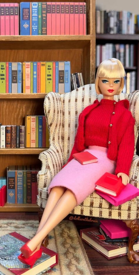 Barbie Doll Collection Display, Barbie Collection Display, Barbie Doll House Photoshoot, Barbie Collector Room, Vintage Barbie Photography, Barbie Photography, Collector Barbie Dolls Vintage, Big Doll, Girl Barbie