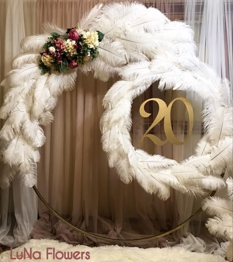 Ostrich Feather Wedding Arch, Backdrop With Feathers, Balloon Arch With Feathers, Feather Party Decorations, Feather Wall Backdrop, Feather Backdrop, Great Gatsby Themed Party, Cocktail Party Themes, Masquerade Theme