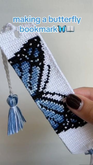 Butterfly Bookmark Tutorial, Butterfly Macrame, Macrame Bookmark, How To Make Butterfly, Butterfly Bookmark, Bracelet Book, Ankle Bracelets Diy, Motivate Me, Friendship Bracelet Patterns Easy