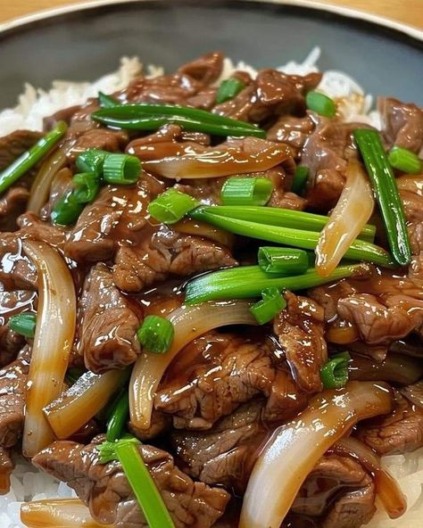 Beef And Onions, Chinese Beef, Stir Fry Ingredients, Rice Casserole Recipes, Easy Chinese Recipes, Savory Sauce, Stir Fry Recipes, Oyster Sauce, The Ranch