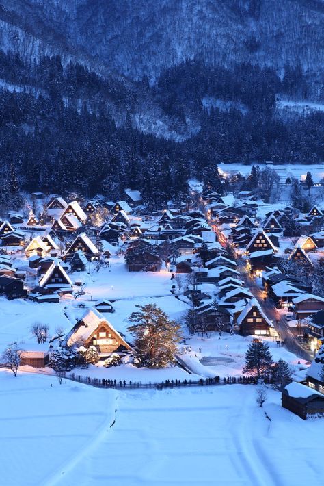 Best Ski Resorts in Japan Ski Japan, Skiing In Japan, Enchanting Places, Japan Winter, Travel Wishes, Best Ski Resorts, Magical Winter, Ski Holidays, Ski Resorts