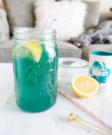 Mermaid Lemonade » The Glowing Fridge Mermaid Lemonade, Spirulina Recipes, Chlorophyll Water, Lemon Water Recipe, Spirulina Smoothie, Drinking Vinegar, Healthy Restaurant, Smoothie Bowl Recipe, Lemonade Recipes