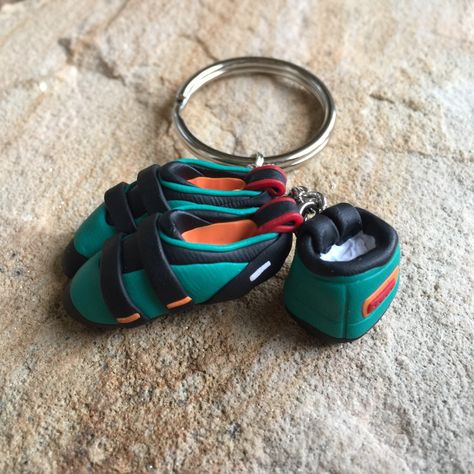 Polymer Clay Rock Climbing, Climbing Outfit Woman, Rock Climbing Shoes, Climbing Gifts, Chalk Bag, Bag Keychain, Summer Hiking Outfit, Chalk Bags, Rock Climbers