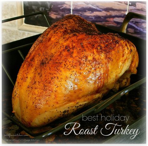 Holiday Roast, Whole Turkey Recipes, Cooking Turkey Breast, Holiday Roasts, Recipes Oven, Oven Roasted Turkey, Holiday Turkey, Small Oven, Slow Cooker Turkey