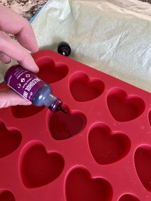 How To Make Colorful Alcohol Ink in Resin Hearts | Epoxy Craft Idea Resin Hearts Ideas, Resin Valentine Ideas, Valentine Resin Ideas, Alcohol Ink In Resin, Valentine Resin, Epoxy Heart, Craft Ideas For Beginners, Alcohol Ink Resin, Resin Hearts