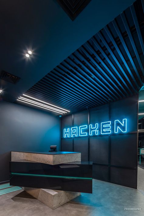 Photoshoot of interior design of Hacken office in Kyiv on Behance Gaming Studio Design, Game Studio Office, Vr Room Interior Design, Gym Design Interior Modern, Gym Studio Design, Gym Reception Design, Modern Gym Interior Design, Gaming Interior, Cyberpunk Office