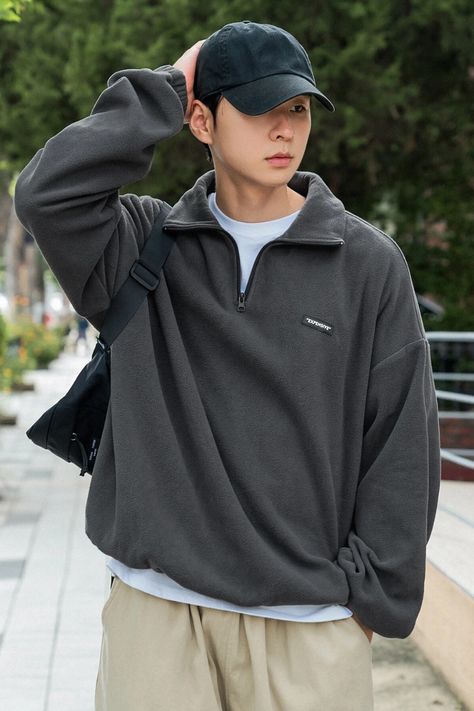 Stretchy, soft, comfortable and skin-friendly.A sweatshirt for men You'll Love – Easy to wear with beautiful design, this is a Sweatshirt for men people will notice, and you'll look forward to wearing it every time. #koreanfashion #koreanstyle #men #sweatshirt Hoodie Outfit Men Streetwear, Men Sweatshirt Outfit, Half Zip Up Sweatshirt, Outfit Cowok, Sweater Outfits Men, Hoodie Outfit Men, Zipper Sweatshirt, Outfit Streetwear, Dope Outfits For Guys